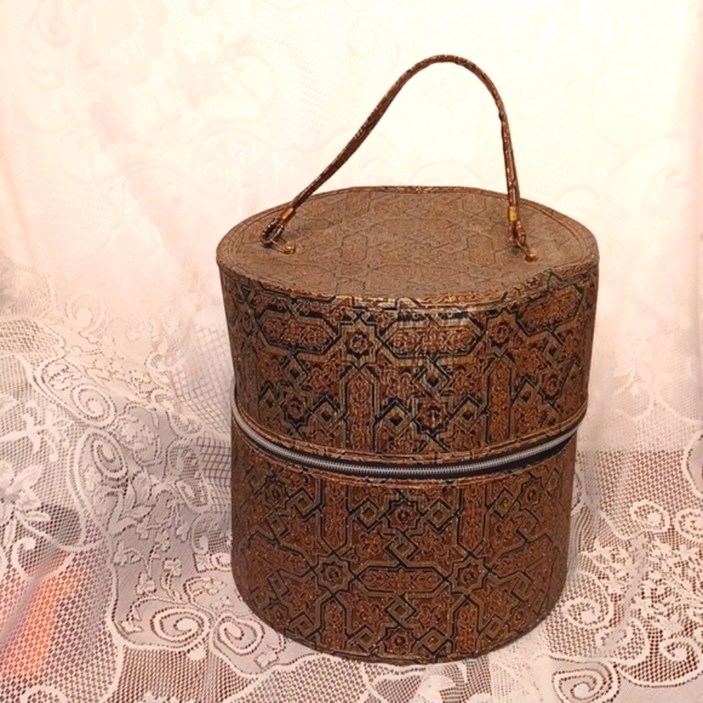 Large Hatbox Storage box  - Elegant Design  6539